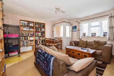 2 bedroom maisonette for sale, Oak Ridge, Dorking