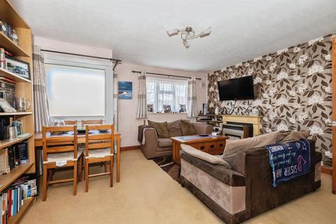 2 bedroom maisonette for sale, Oak Ridge, Dorking
