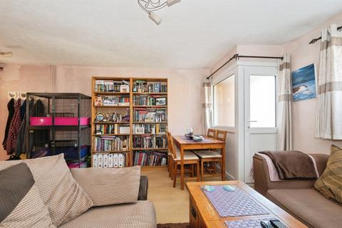 2 bedroom maisonette for sale, Oak Ridge, Dorking