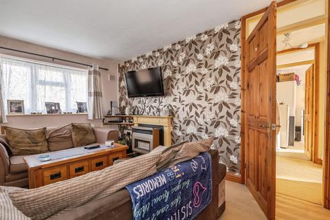 2 bedroom maisonette for sale, Oak Ridge, Dorking