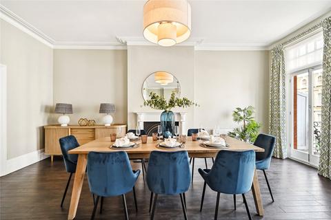 4 bedroom apartment to rent, Gloucester Road, South Kensington, London, SW7