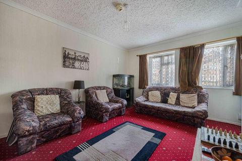 3 bedroom end of terrace house for sale, Faringdon Avenue, Bromley