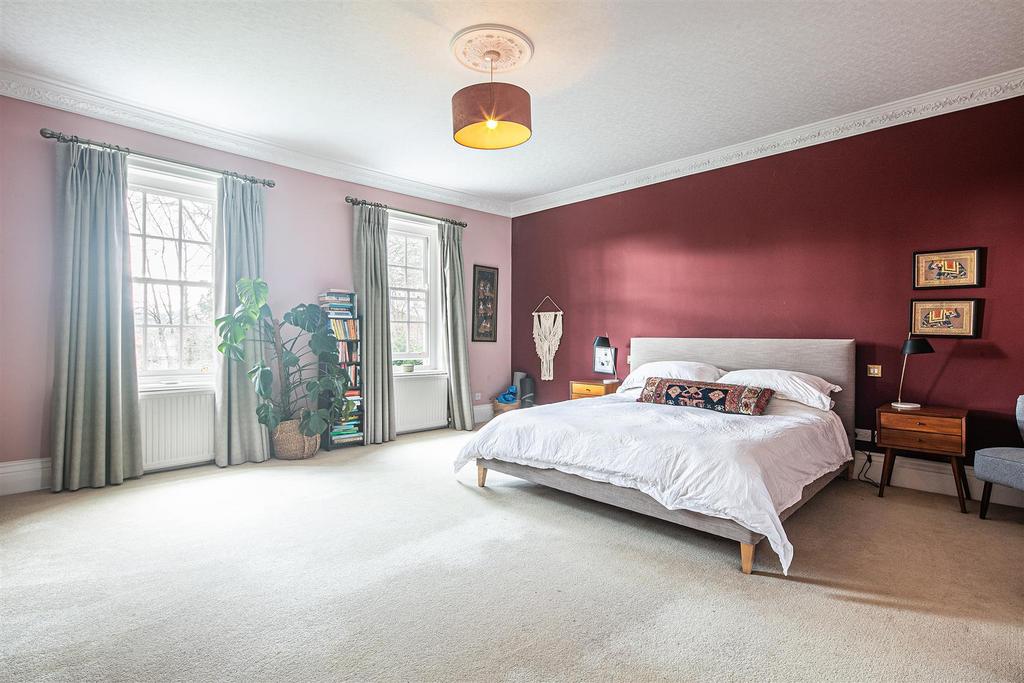 Principal bedroom