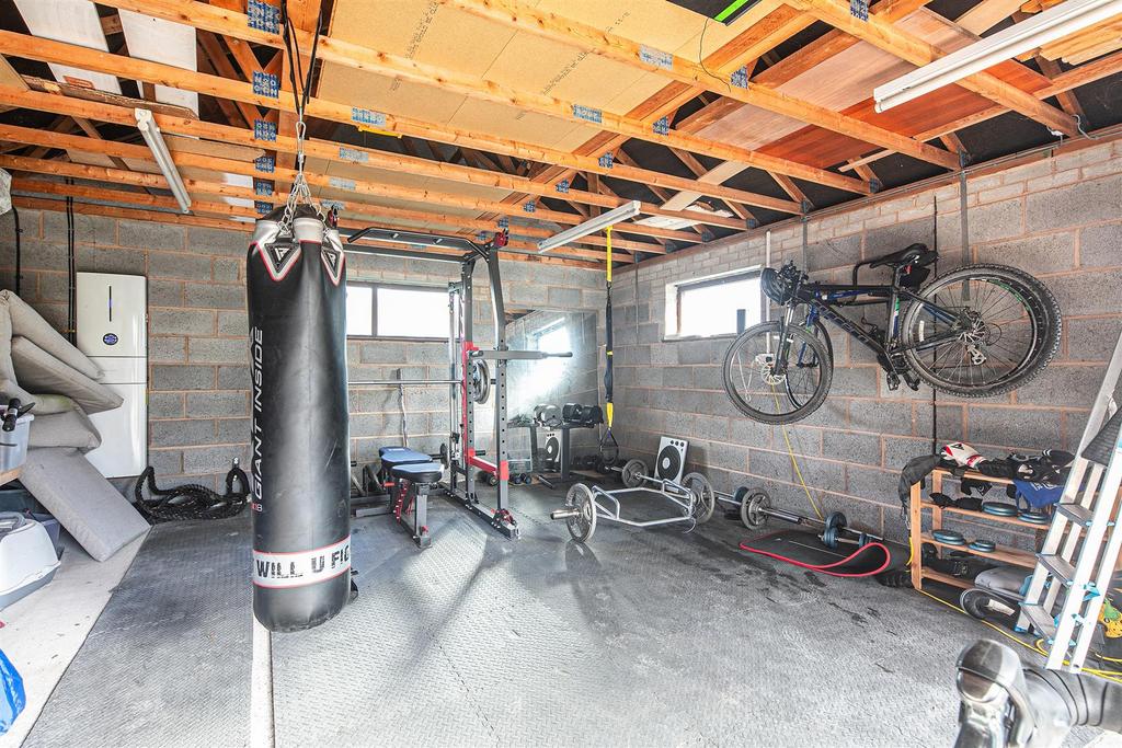 Garage/gym