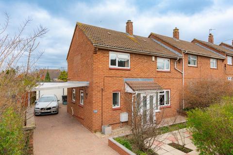 3 bedroom end of terrace house for sale, Tilling Road, Manor Farm