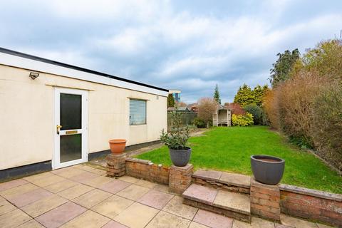 3 bedroom end of terrace house for sale, Tilling Road, Manor Farm