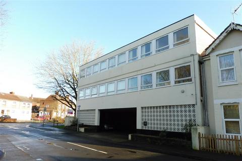 1 bedroom ground floor flat for sale, Cleveland Road, Gosport