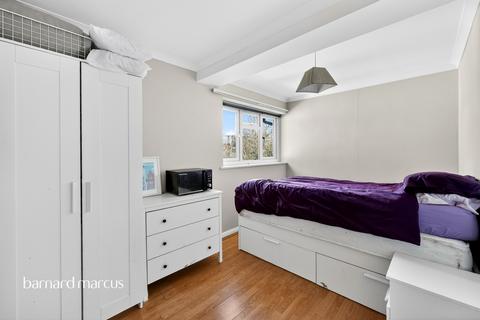 2 bedroom flat for sale, Park Road, New Malden