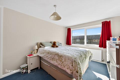 2 bedroom flat for sale, Park Road, New Malden
