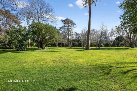 2 bedroom flat for sale, Park Road, New Malden