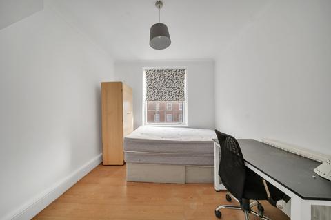 4 bedroom apartment to rent, Corbin House, Bromley High Street, London, E3