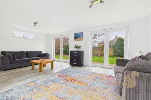 undefined, Oakwood Avenue, West Mersea CO5
