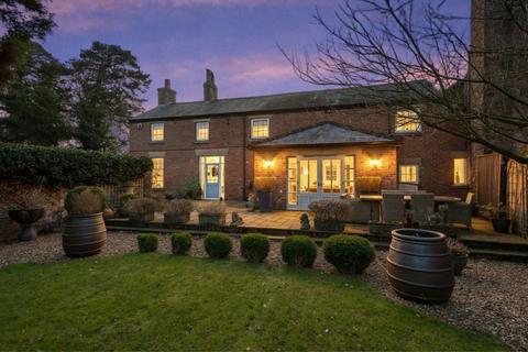 4 bedroom detached house for sale, Hall Lane, Preston PR3