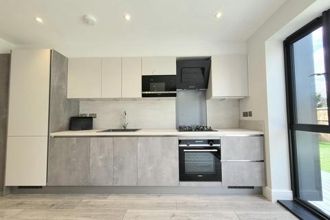 2 bedroom apartment to rent, Oxhey Road, WATFORD