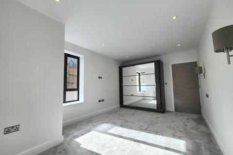 2 bedroom apartment to rent, Oxhey Road, WATFORD