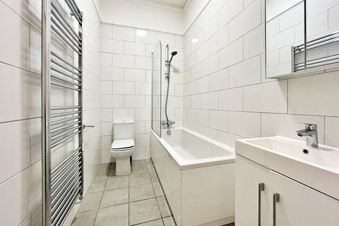 1 bedroom flat to rent, Dean Park