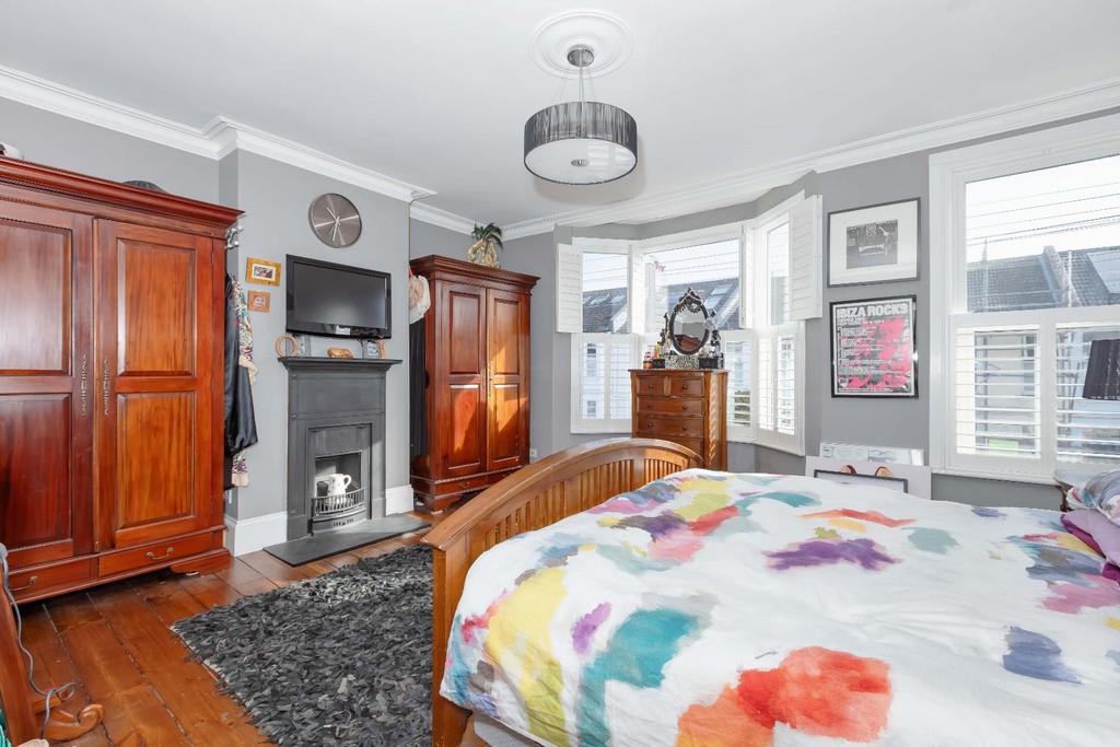 Connaught Terrace 11.jpg