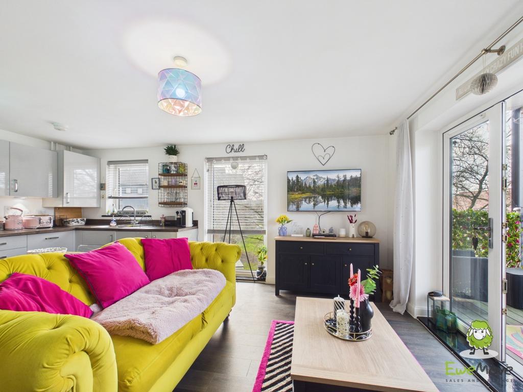 Ewe Move Estate Agents Basingstoke -Fleetlands Hous