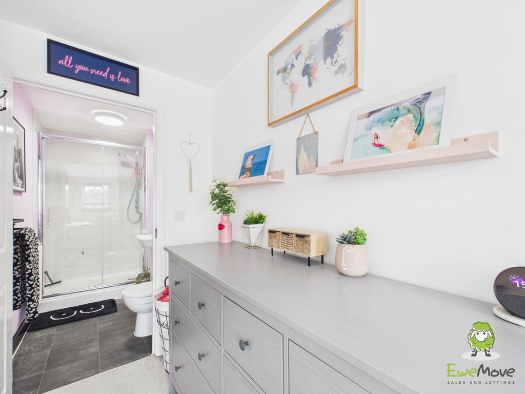 Ewe Move Estate Agents Basingstoke -Fleetlands Hous