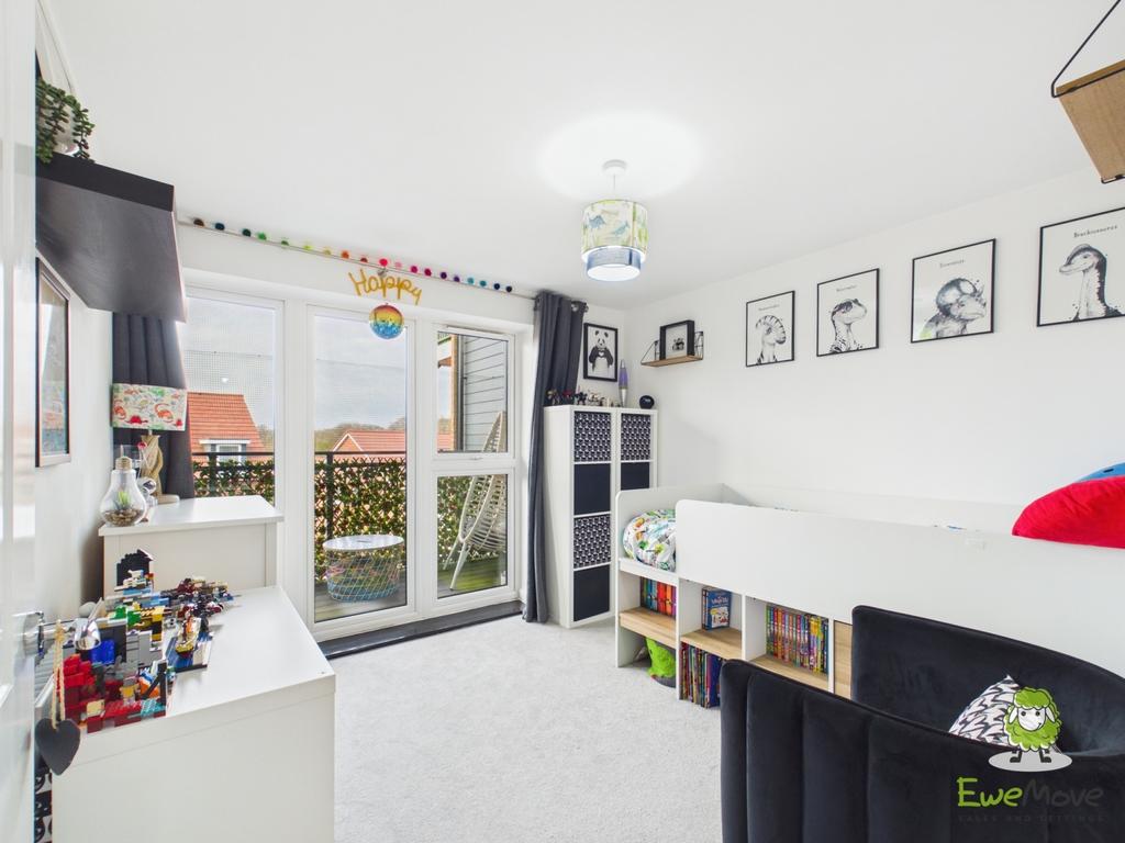 Ewe Move Estate Agents Basingstoke -Fleetlands Hous