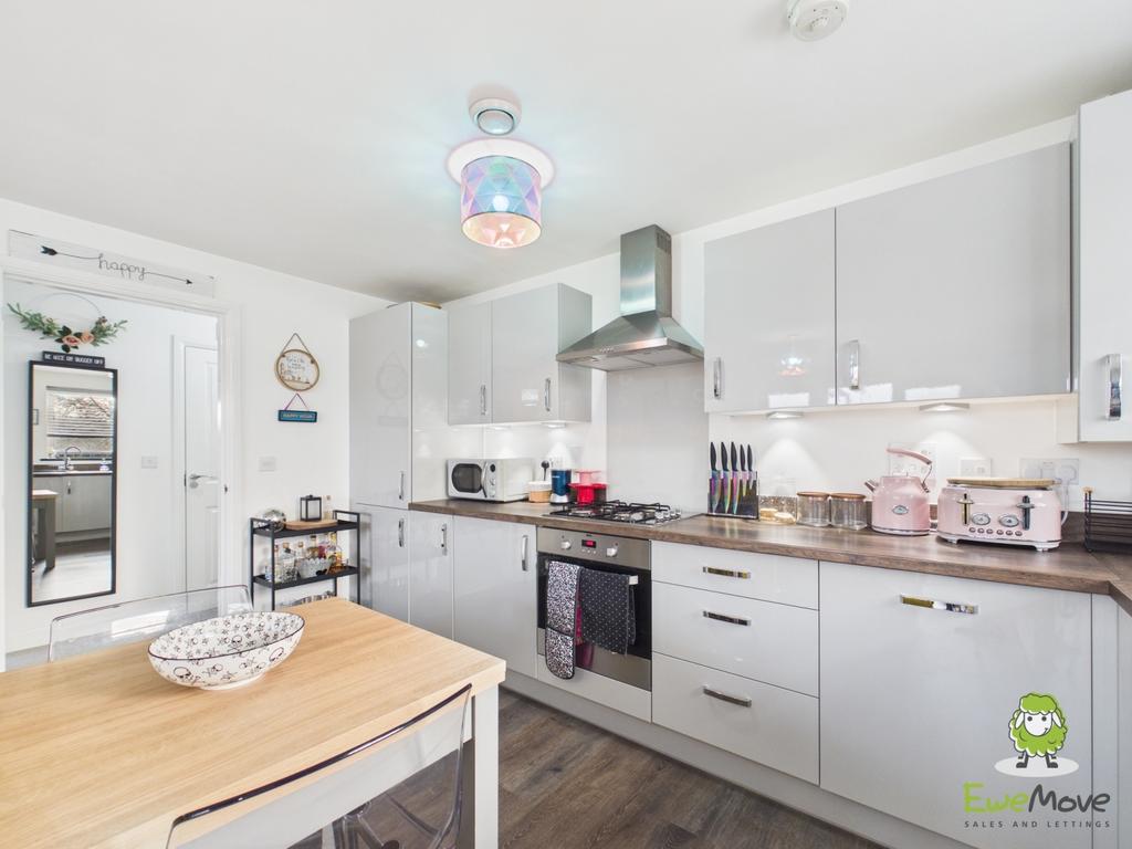 Ewe Move Estate Agents Basingstoke -Fleetlands Hous