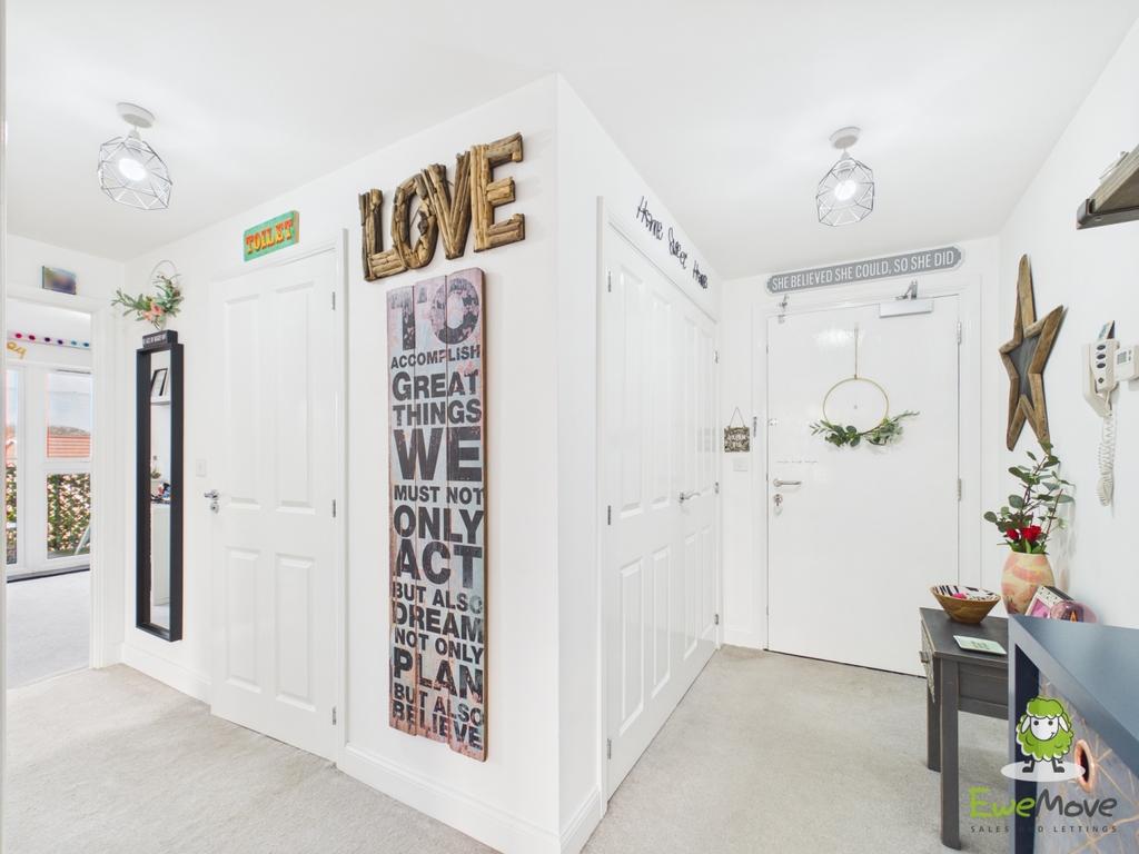 Ewe Move Estate Agents Basingstoke -Fleetlands Hous