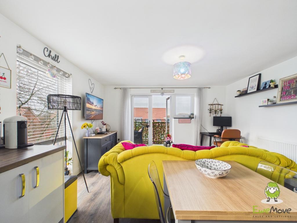 Ewe Move Estate Agents Basingstoke -Fleetlands Hous