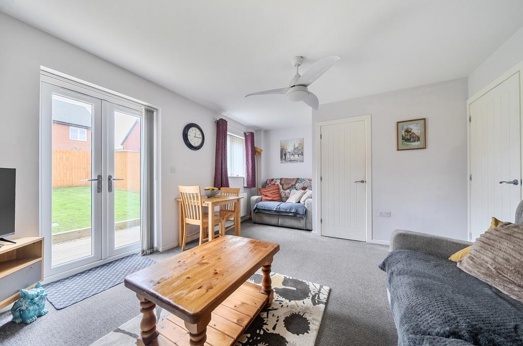 1422216-7-69a5944...