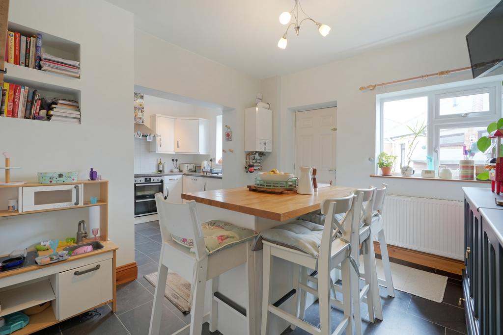 Breakfasting Kitchen