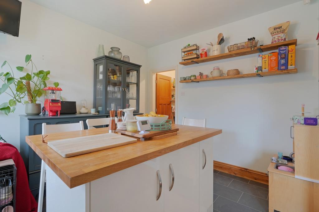 Breakfasting Kitchen