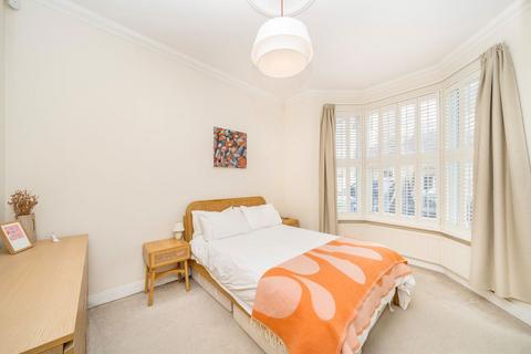 2 bedroom flat for sale, Astbury Road, London SE15