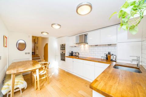 2 bedroom flat for sale, Astbury Road, London SE15