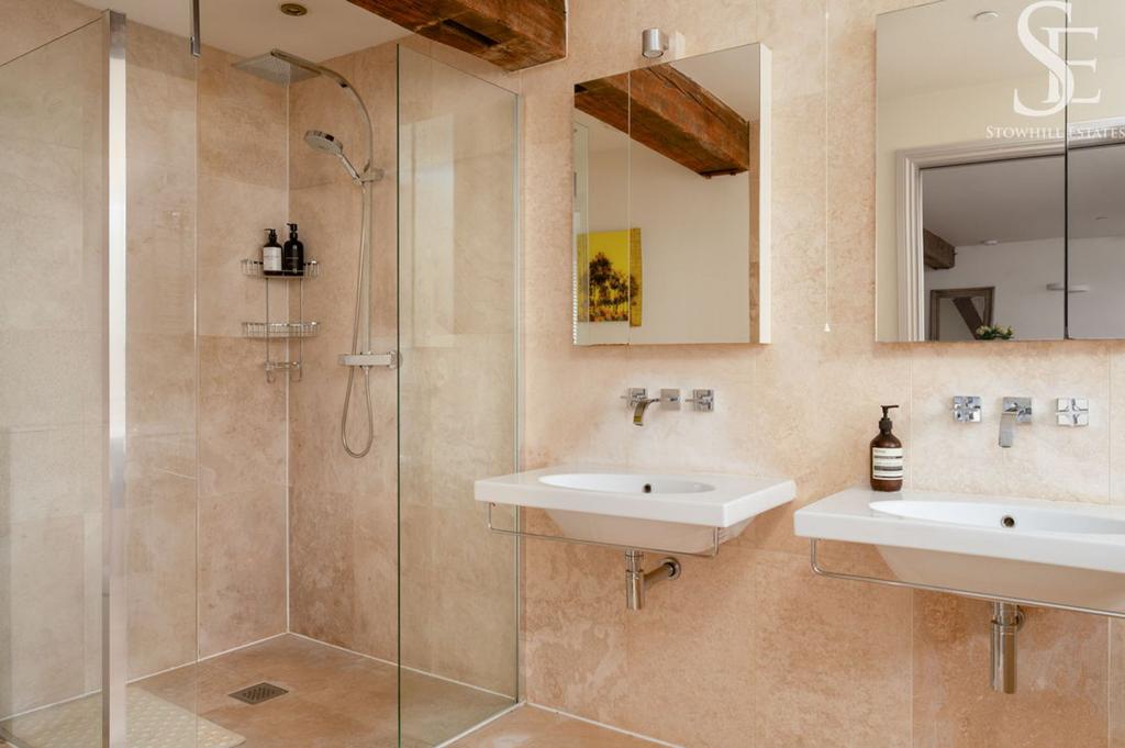 Master ensuite