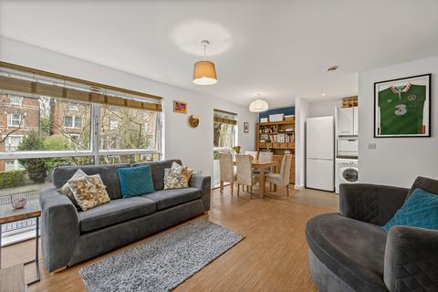 2 bedroom flat for sale, Highwood Close, London, London, SE22