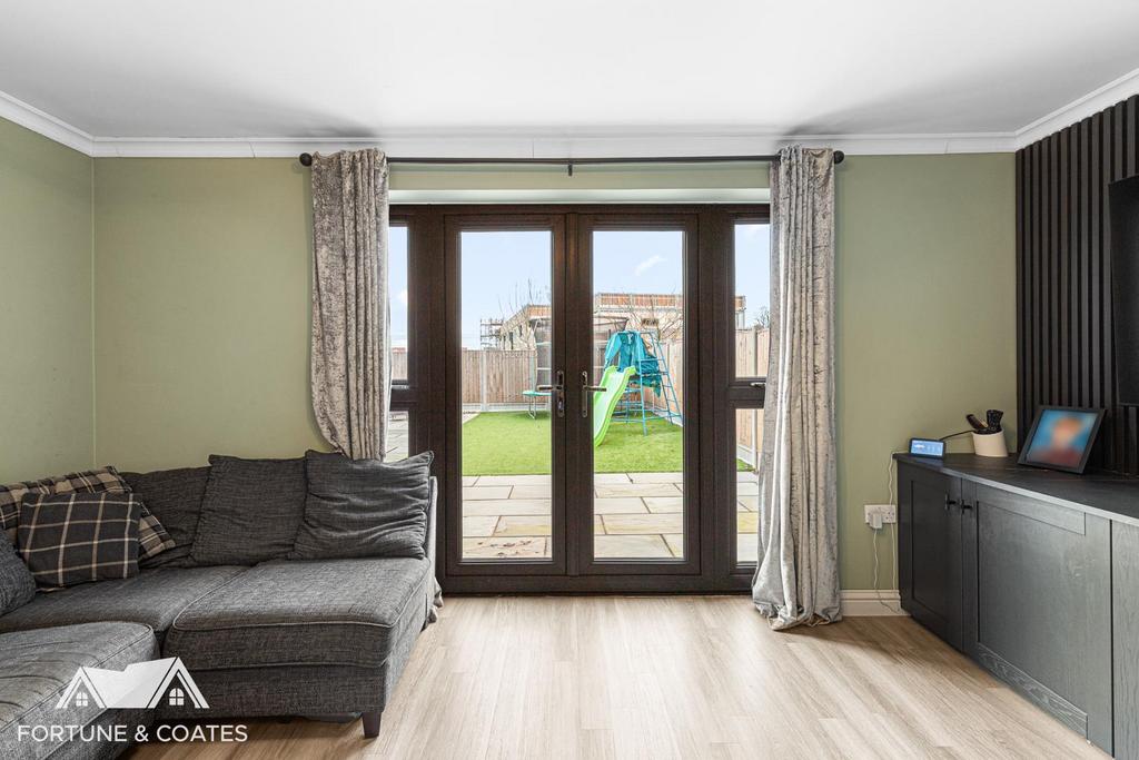 Blackthorn Drive 19.jpg
