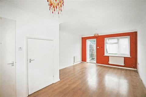 3 bedroom terraced house for sale, Dakota Gardens, BECKTON