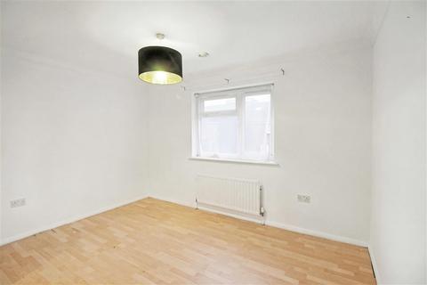 3 bedroom terraced house for sale, Dakota Gardens, BECKTON