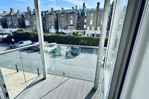 1 bedroom retirement property for sale, Heene Road, Worthing, BN11 3FA