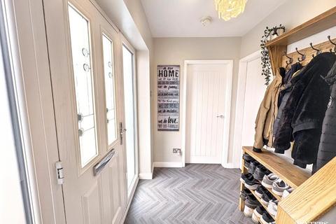 4 bedroom semi-detached house for sale, Ennerdale Road, Dewsbury, West Yorkshire