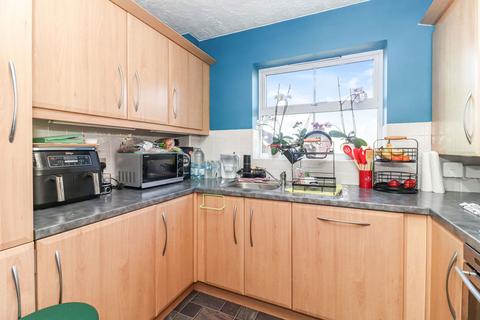 2 bedroom flat for sale, Salters Close, Rickmansworth WD3