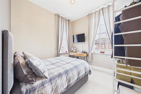 undefined, Balderton Gate, Newark