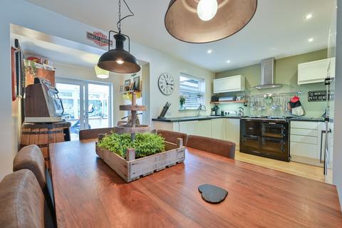 3 bedroom semi-detached house for sale, Mutchetts Close, Watford, WD25