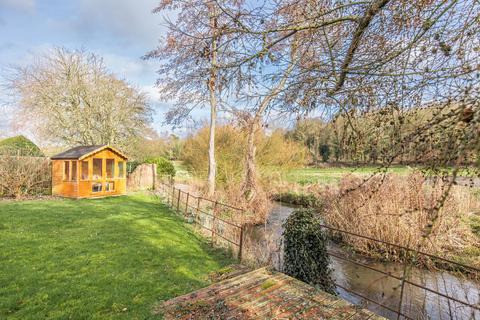 undefined, Charming Cottage with Generous Plot in Letheringsett