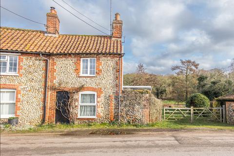 undefined, Charming Cottage with Generous Plot in Letheringsett