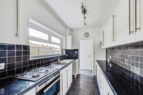 3 bedroom terraced house for sale, Deburgh Street, Swindon