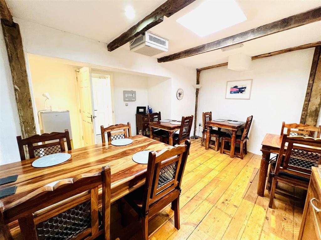 Breakfast room