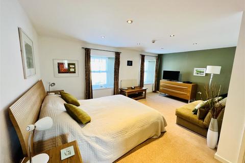 5 bedroom terraced house for sale, Gosport Street, Laugharne, Carmarthen