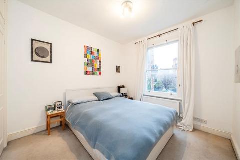 2 bedroom flat to rent, Beaumont Crescent, London W14
