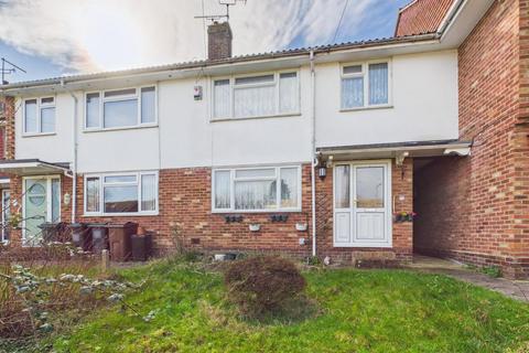 Meadowbrook Road, Kennington, Ashford TN24 9BA