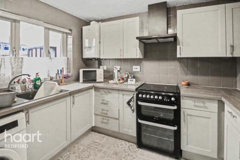 2 bedroom terraced house for sale, The Hawthorns, Bedford